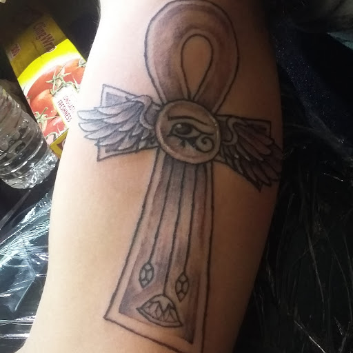 Tattoo Shop «hollywood ink», reviews and photos, 809 S Danny Thomas Blvd, Memphis, TN 38126, USA