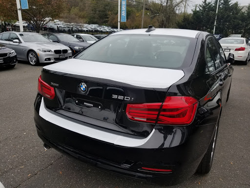BMW Dealer «BMW of Oyster Bay», reviews and photos, 145 Pine Hollow Rd, Oyster Bay, NY 11771, USA