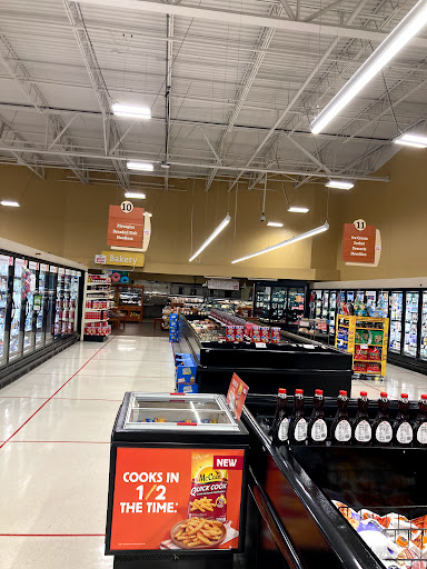 Supermarket «Giant Eagle Supermarket», reviews and photos, 21593 Lorain Rd, Fairview Park, OH 44126, USA