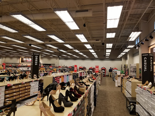Shoe Store «Off Broadway Shoe Warehouse», reviews and photos, 2408 South Blvd, Charlotte, NC 28203, USA