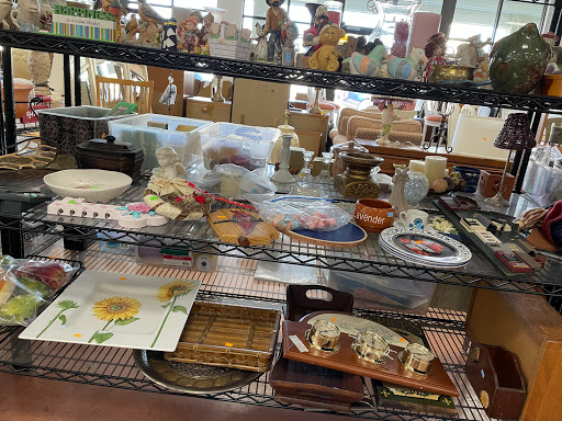 Thrift Store «Salvation Army Thrift Store», reviews and photos, 505 27th Ave SW, Vero Beach, FL 32968, USA