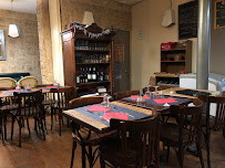 Atmosphère du Restaurant de spécialités perses Les 2 ours - Chez Elham à Paris - n°10