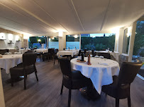 Atmosphère du Le Romarin - Restaurant provençal contemporain - Cuisine maison - Viandes de bœuf premium à La Colle-sur-Loup - n°9