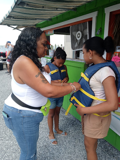  «Stormin Speedboat & Dolphin Watch», reviews and photos, 244 Bay Ave, Ocean City, NJ 08226, USA