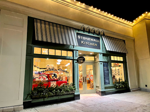 Shopping Mall «The Promenade Shops at Evergreen Walk», reviews and photos, 501 Evergreen Way #503, South Windsor, CT 06074, USA