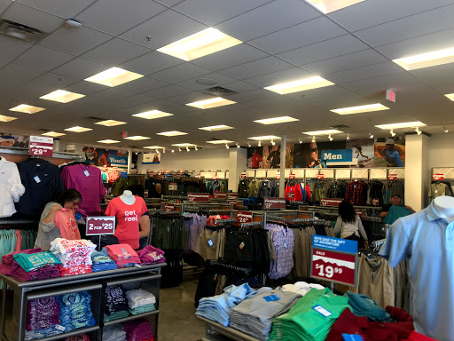 Sportswear Store «Columbia Sportswear Store - Gilroy, CA», reviews and photos, 681 Leavesley Rd d135, Gilroy, CA 95020, USA