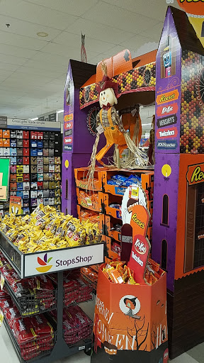 Grocery Store «Stop & Shop», reviews and photos, 40 Franklin Village Drive, Franklin, MA 02038, USA