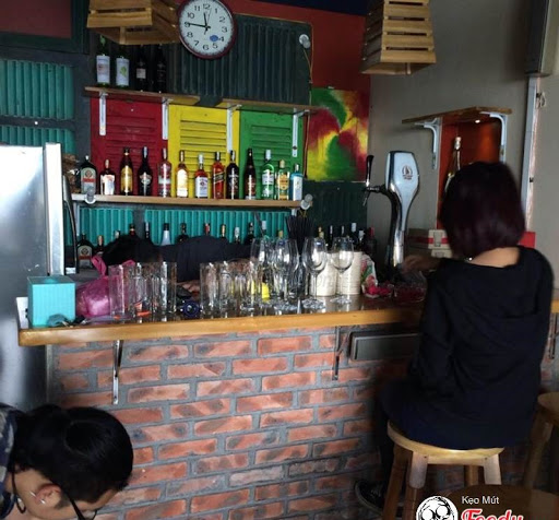 Bars meet people Hanoi