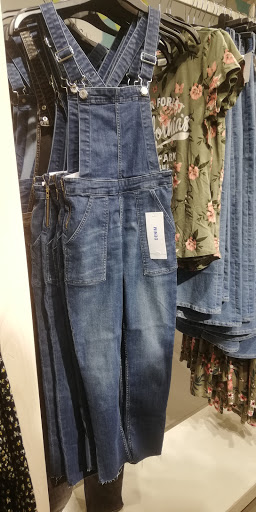 Stores to buy women's baggy pants Guadalajara