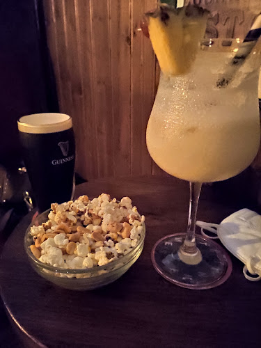 Coll's Irish Pub - Bar
