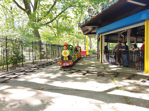 Park «Forest Park Carousel», reviews and photos, Forest Park Dr, Woodhaven, NY 11421, USA