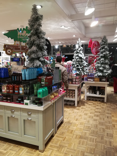Beauty Supply Store «Bath & Body Works», reviews and photos, 6827 Alexandria Pike, Alexandria, KY 41001, USA