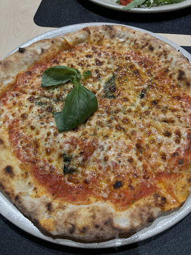 Magenta Pizzaria - Pizzaria