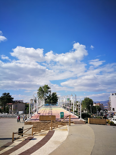 Alaşehir Cumhuriyet ve Demokrasi Meydanı