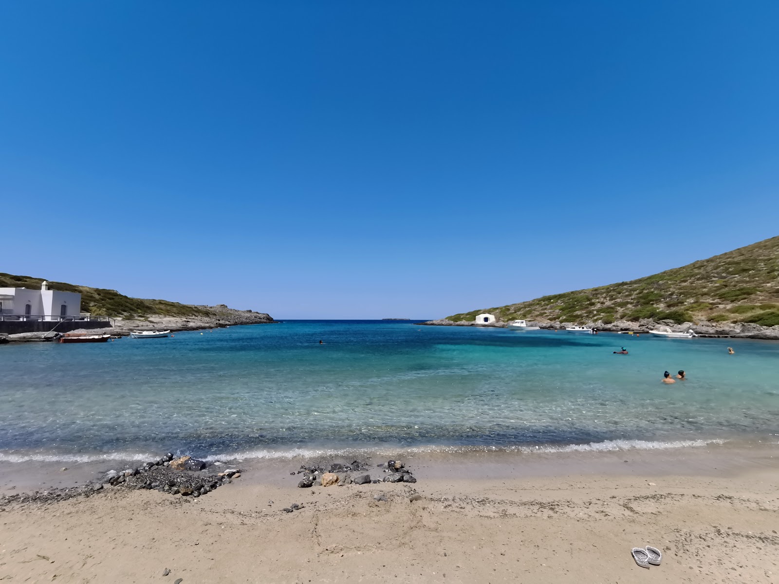 Photo of Limnionas beach with partly clean level of cleanliness