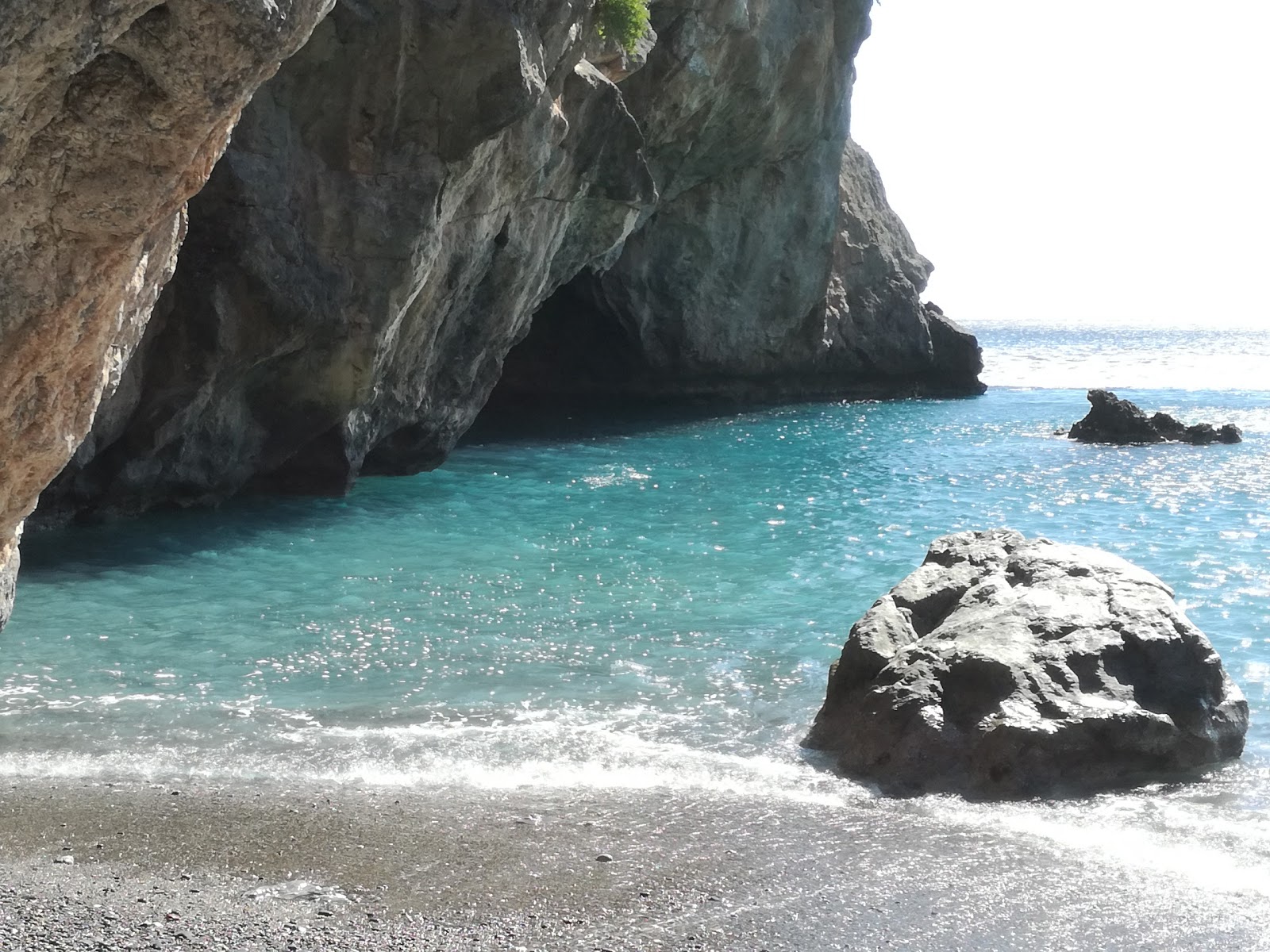 Foto von Vouidomato beach mit sehr sauber Sauberkeitsgrad