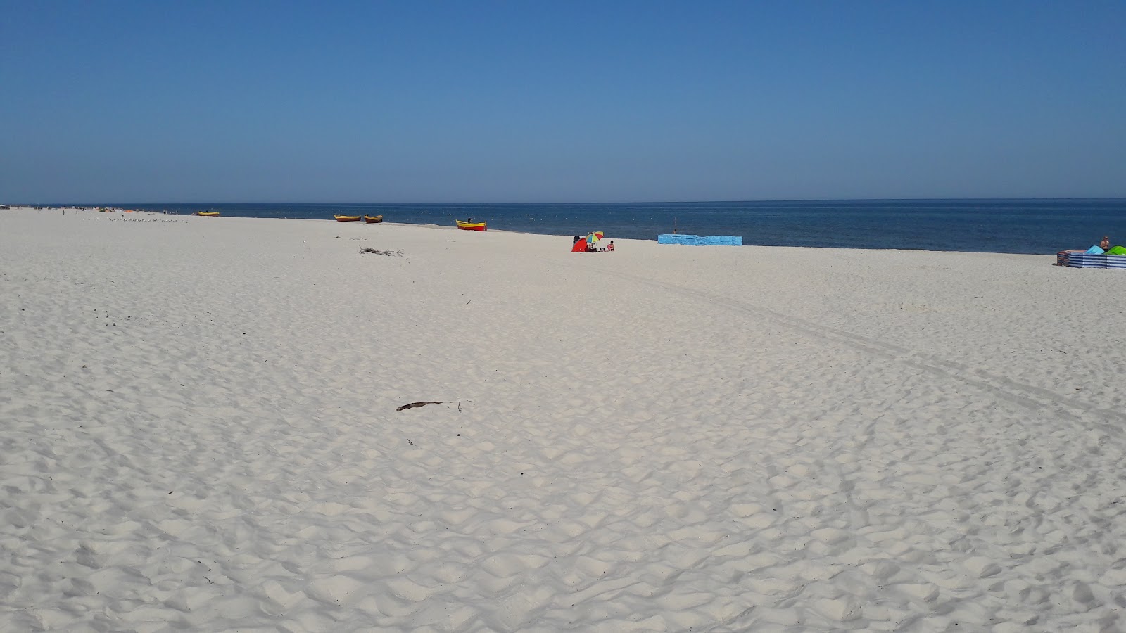 Φωτογραφία του Debki Beach II ent 17 με μακρά ευθεία ακτή