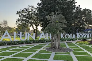 Alun-Alun Kota Bogor image