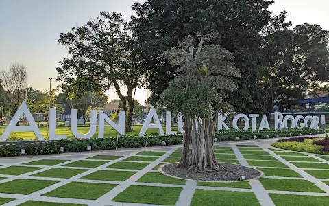 Alun-Alun Kota Bogor image