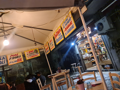 Beach restaurants in Naples