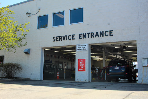 Car Dealer «Don Jacobs Toyota», reviews and photos, 5727 S 27th St, Milwaukee, WI 53221, USA
