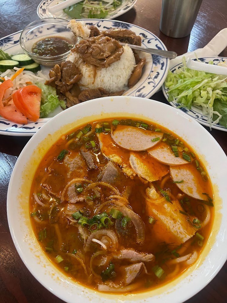 Binh Minh Vietnamese Restaurant 27409