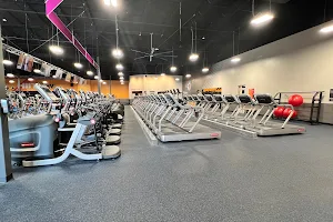 Crunch Fitness - Harbour Village image