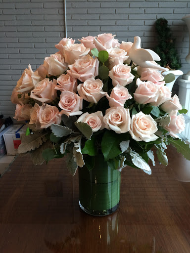 Florist «Irish Rose Flower Shop», reviews and photos, 25571 Woodward Ave, Royal Oak, MI 48067, USA