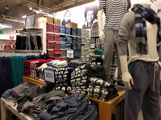 Clothing Store «Gap Outlet», reviews and photos, 640 Bergen Town Center, Paramus, NJ 07652, USA