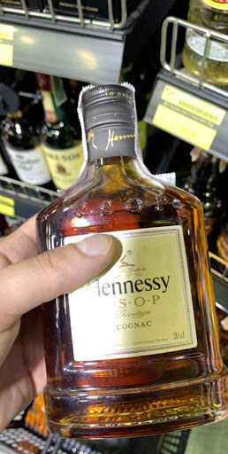 Liquor Store «Maple End Package Store», reviews and photos, 192 North St, Bristol, CT 06010, USA