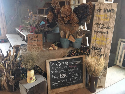 Pinewood and Posies, 4547 White Oak Rd, Paradise, PA 17562, USA, 