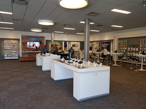 Cell Phone Store «AT&T», reviews and photos, 5175 Peachtree Pkwy NW #1302, Norcross, GA 30092, USA