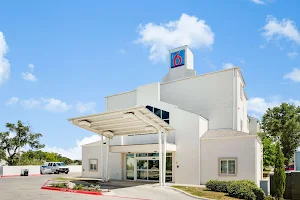 Motel 6 Cedar Park, TX image