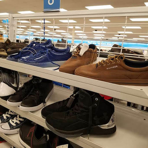 Clothing Store «Ross Dress for Less», reviews and photos, 2151 N Harris Blvd, Layton, UT 84041, USA