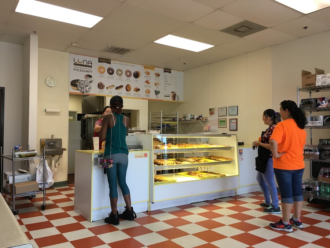 Luna Donuts