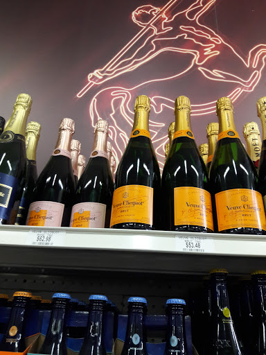 Liquor Store «Liquor Warehouse», reviews and photos, 2125 E Division St, Arlington, TX 76011, USA