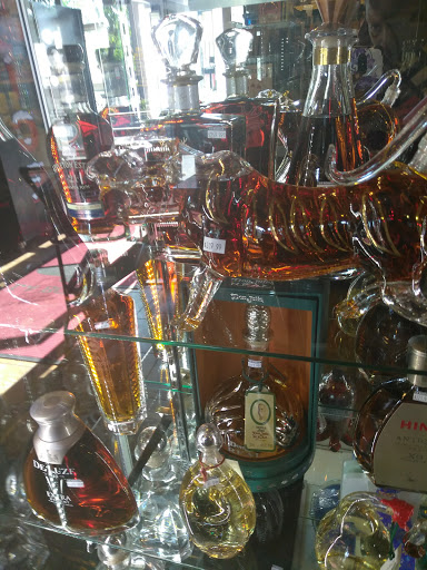 Liquor Store «La Bodega Wines & Spirit», reviews and photos, 3512 Central Ave, Riverside, CA 92506, USA