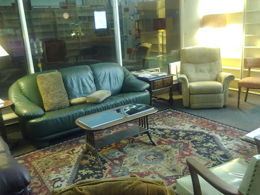 Used Book Store «Lucky Dog Books», reviews and photos, 911 W Jefferson Blvd, Dallas, TX 75208, USA