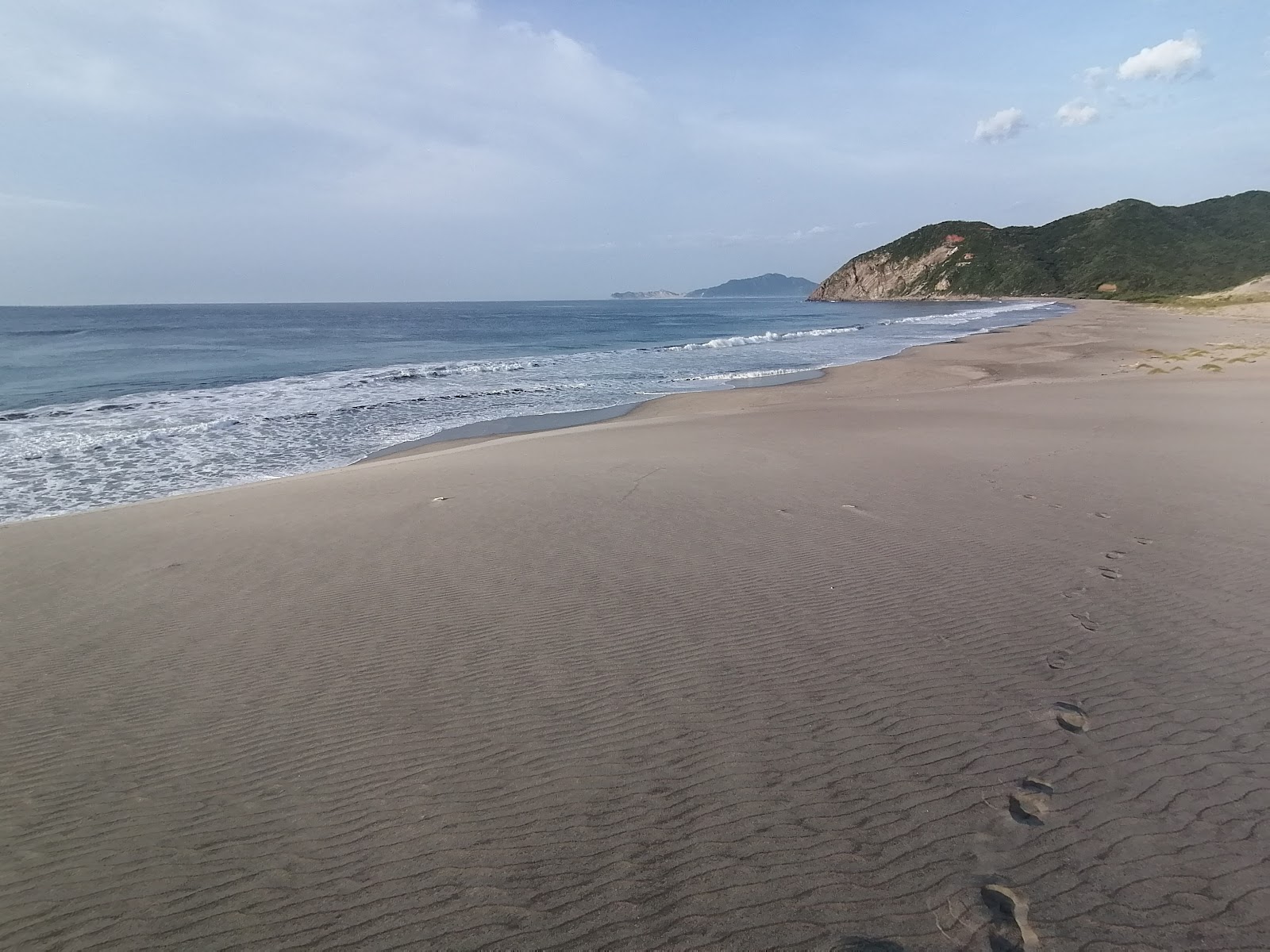 Fotografie cu Escondida beach cu nivelul de curățenie înalt