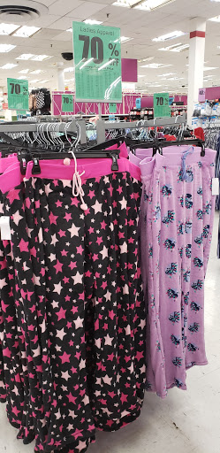 Shopping Mall «Sayville Plaza», reviews and photos, Sunrise Hwy, Sayville, NY 11782, USA