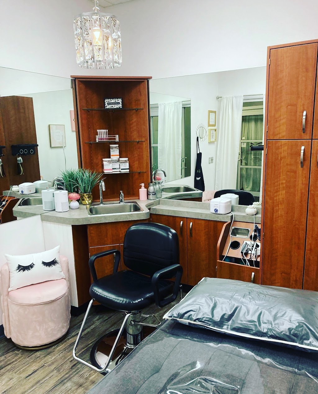 Jax Lash Lounge Lash + Hair Extensions Jacksonville, FL Eyelash Salon