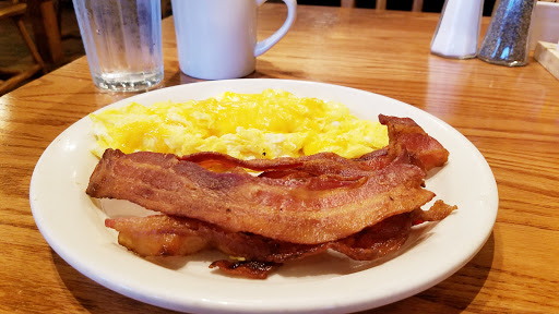 American Restaurant «Cracker Barrel Old Country Store», reviews and photos, 103 Paradise St, Manchester, TN 37355, USA