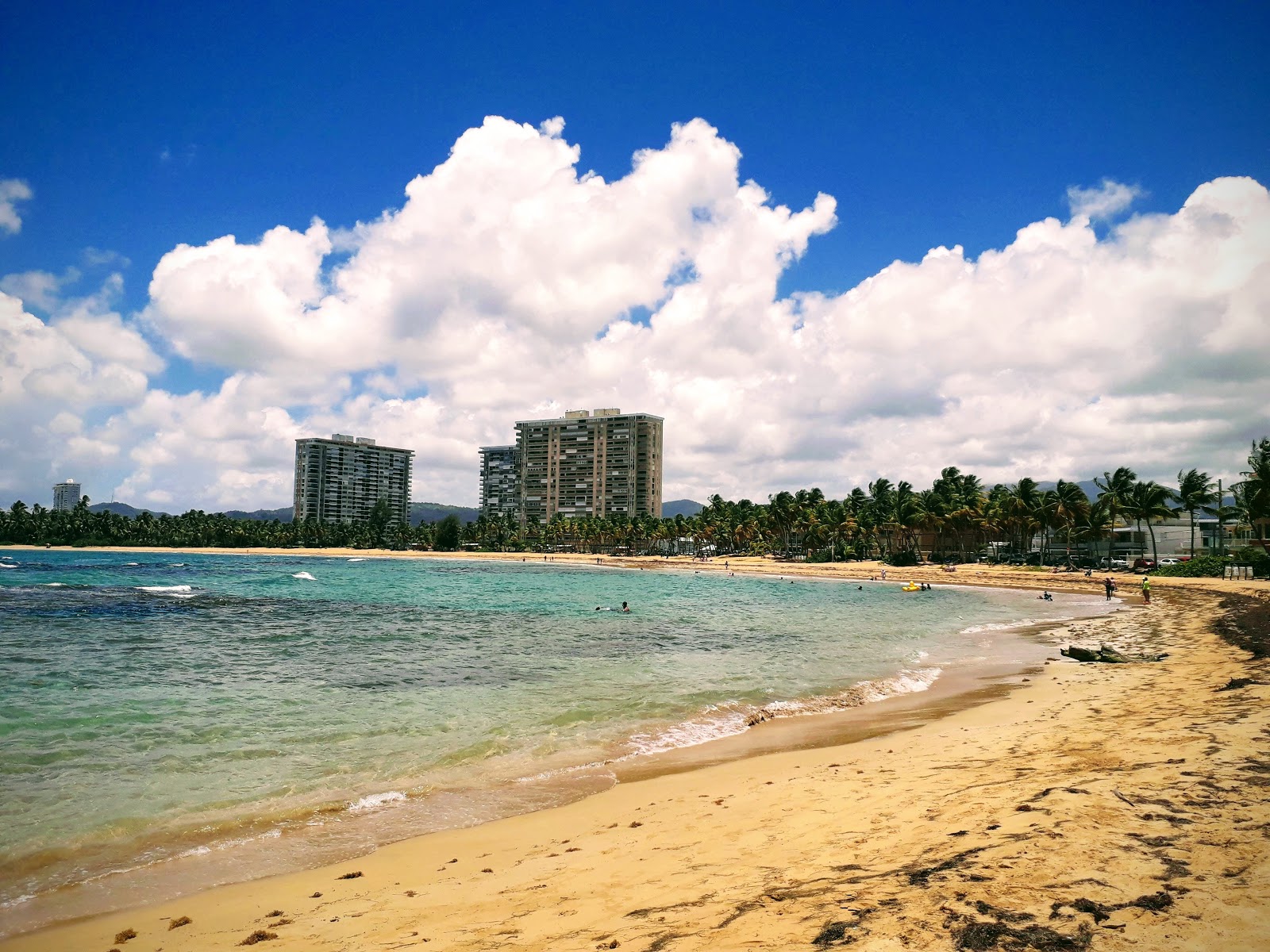Zdjęcie Playa Azul z powierzchnią jasny, drobny piasek