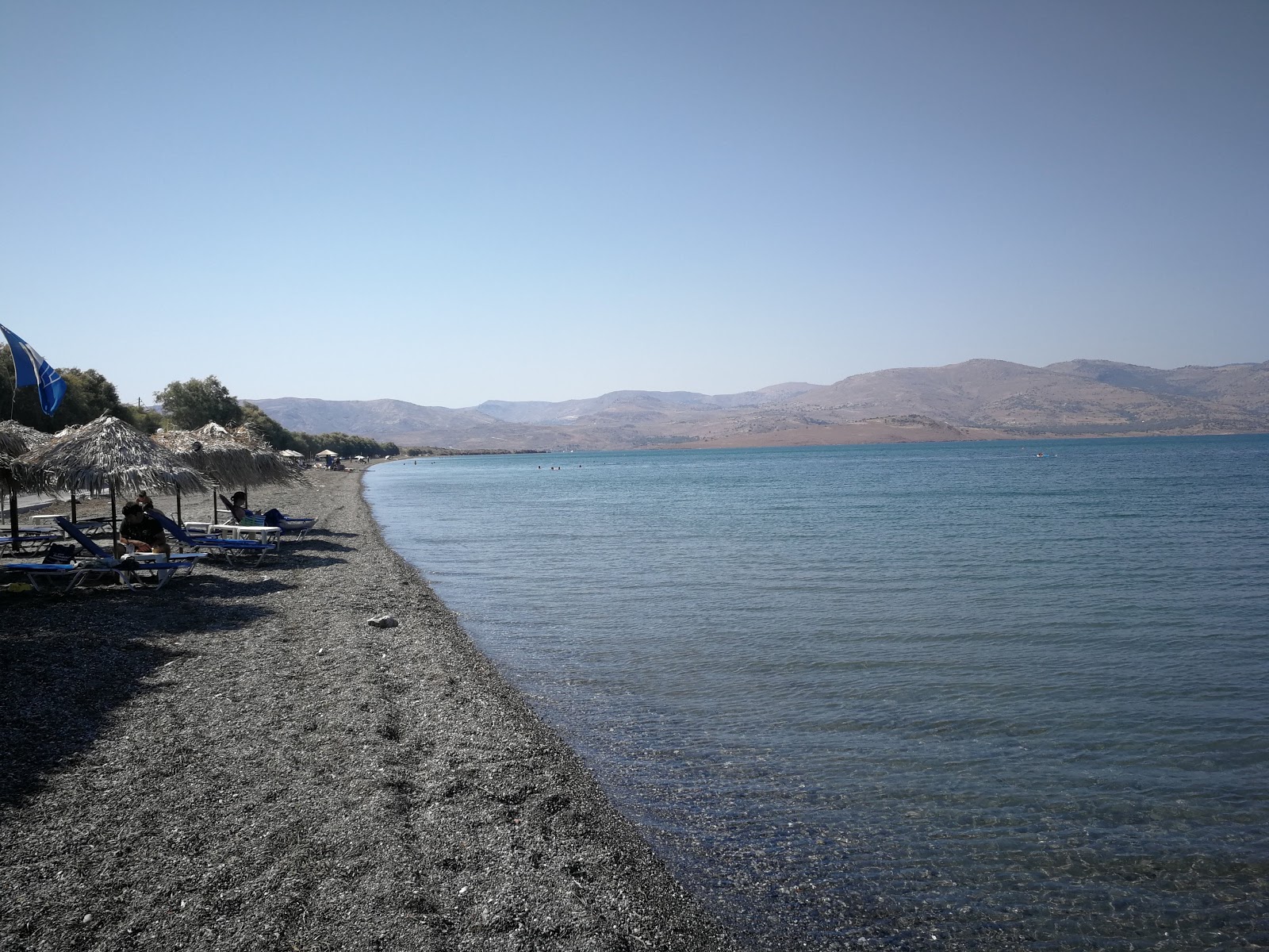 Fotografie cu Nyphida beach - locul popular printre cunoscătorii de relaxare