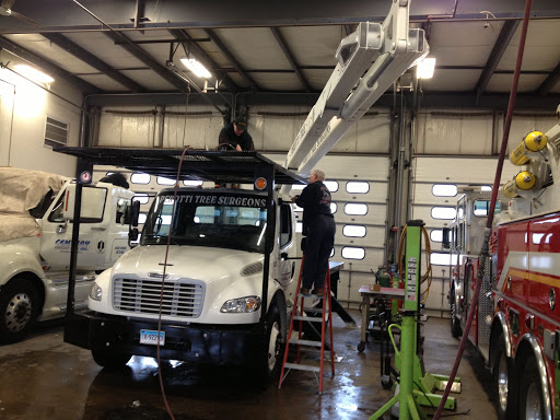 Auto Body Shop «Twin Lights Milford Body Shop», reviews and photos, 470 New Haven Ave, Milford, CT 06460, USA