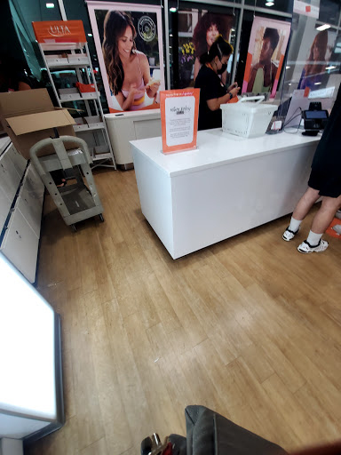 Beauty Salon «Ulta Beauty», reviews and photos, 4140 S Pulaski Rd, Chicago, IL 60632, USA