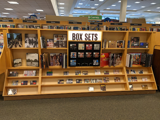 Book Store «Barnes & Noble», reviews and photos, 58 S 32nd St, Camp Hill, PA 17011, USA