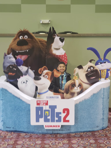 Movie Theater «Regal Cinemas Massillon 12», reviews and photos, 175 Cherry Rd NW, Massillon, OH 44646, USA