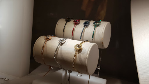 Jewelry Store «Swarovski», reviews and photos, 1421 Walnut St, Philadelphia, PA 19102, USA