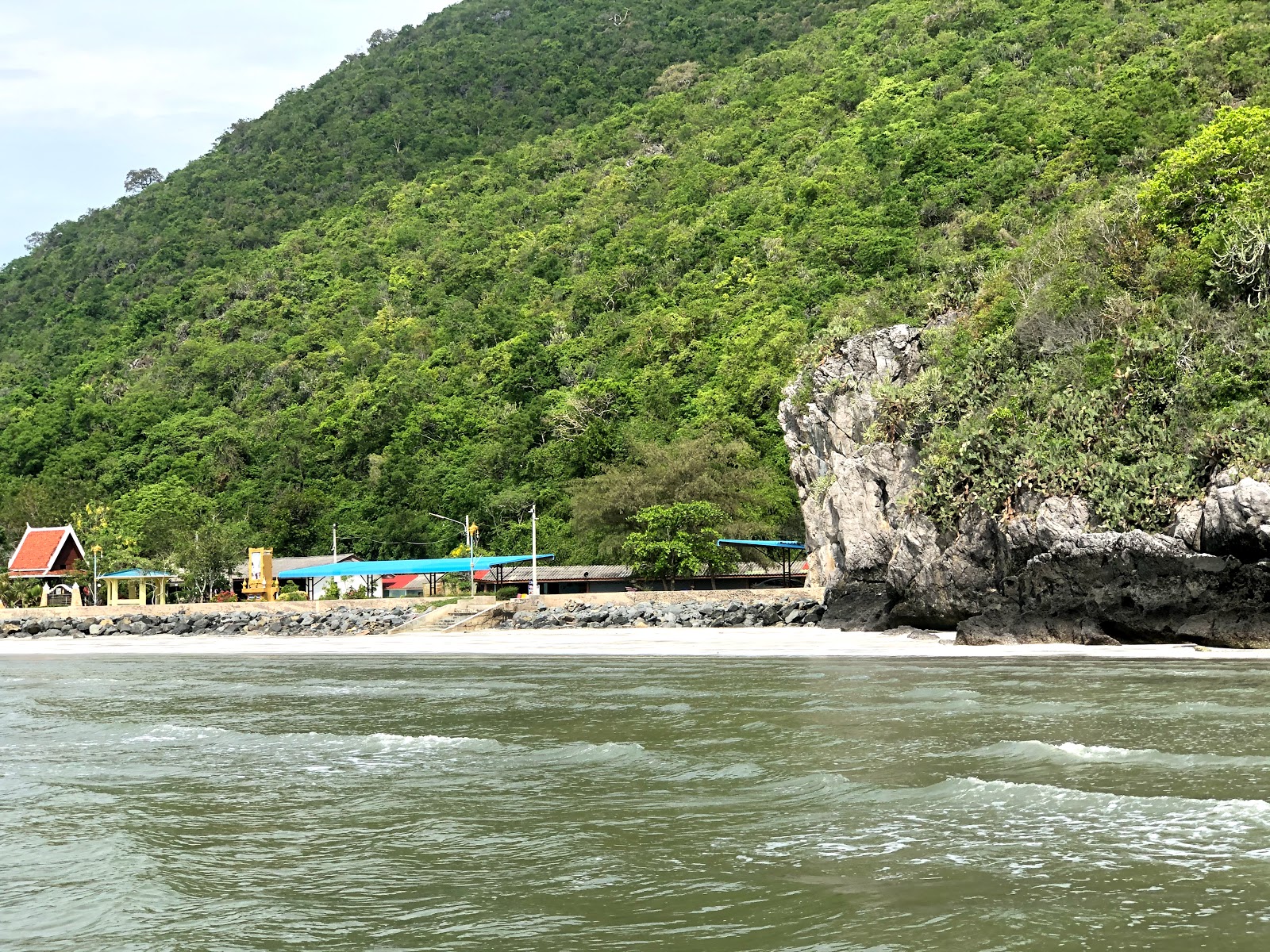 Baan Kiang Le Ing Pha Beach'in fotoğrafı biraz temiz temizlik seviyesi ile